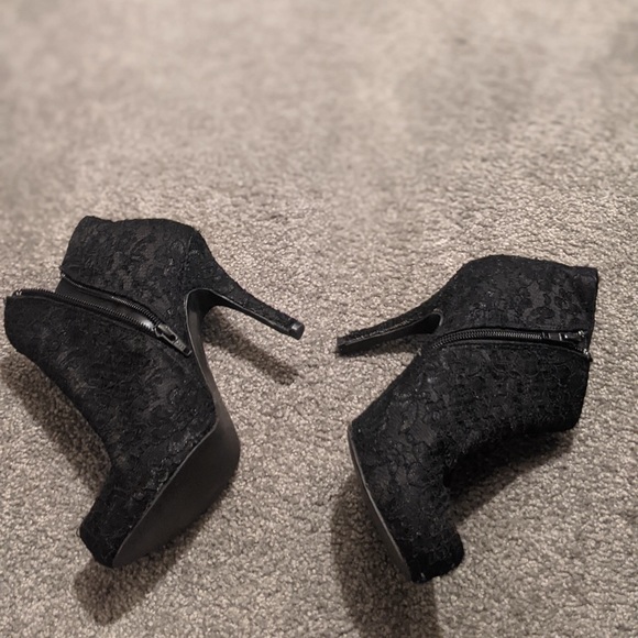 Call it spring heels - Picture 3 of 4